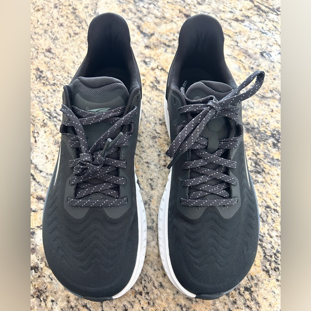 Almost New Altra Running Shoes Size 8